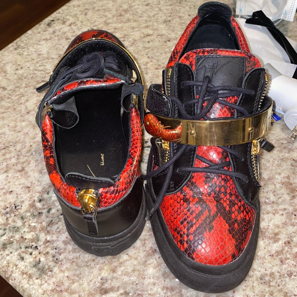 Guesseppi sneaker